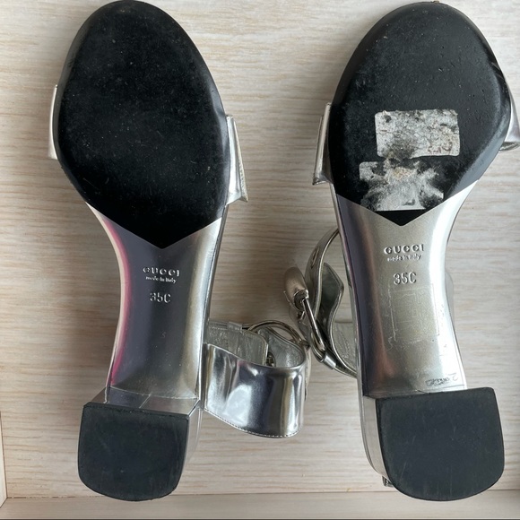 Authentic Gucci silver buckle strapped sandal with block heel - Picture 11 of 13